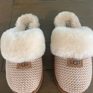 Ugg fur lined slipper shoes. Size 6. Tan outer and cream fur lined inner.